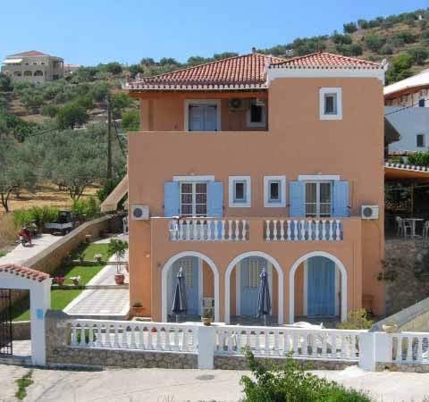 ΕΝΟΙΚΙΑΖΟΜΕΝΑ ΔΩΜΑΤΙΑ CAPTAIN'S STUDIOS ΚΟΥΝΟΥΠΙΤΣΑ ΣΠΕΤΣΕΣ ΑΤΤΙΚΗ