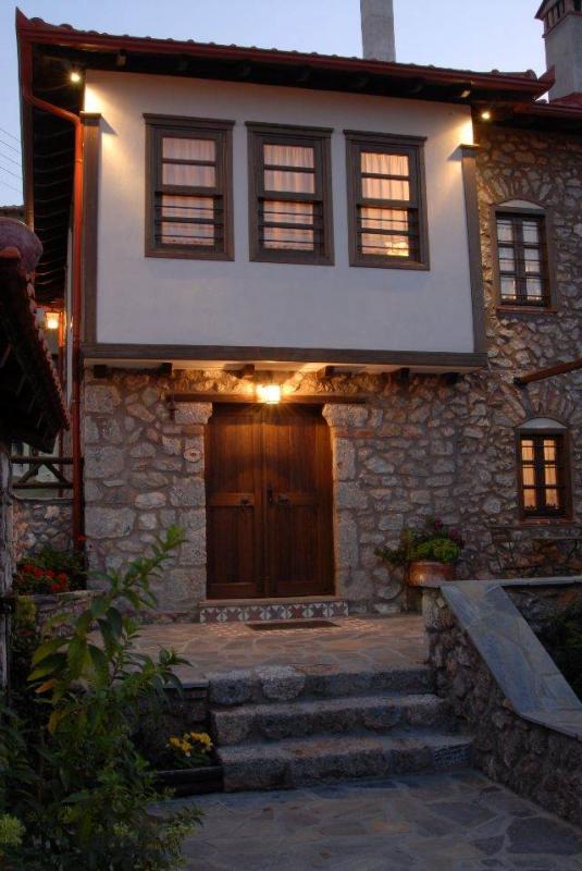 ΠΑΡΑΔΟΣΙΑΚΟΣ ΞΕΝΩΝΑΣ ΜΠΟΥΝΤΟΛΑΣ ΕΝΟΙΚΙΑΖΟΜΕΝΑ ΔΩΜΑΤΙΑ ΛΙΤΟΧΩΡΟ ΠΙΕΡΙΑ